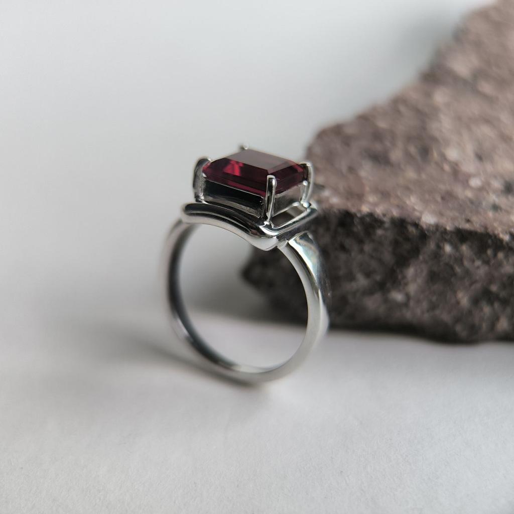 Silver Ring with Artificial Garnet Nano 2.092ct, Product Weight 3.98 Gr (60002298)