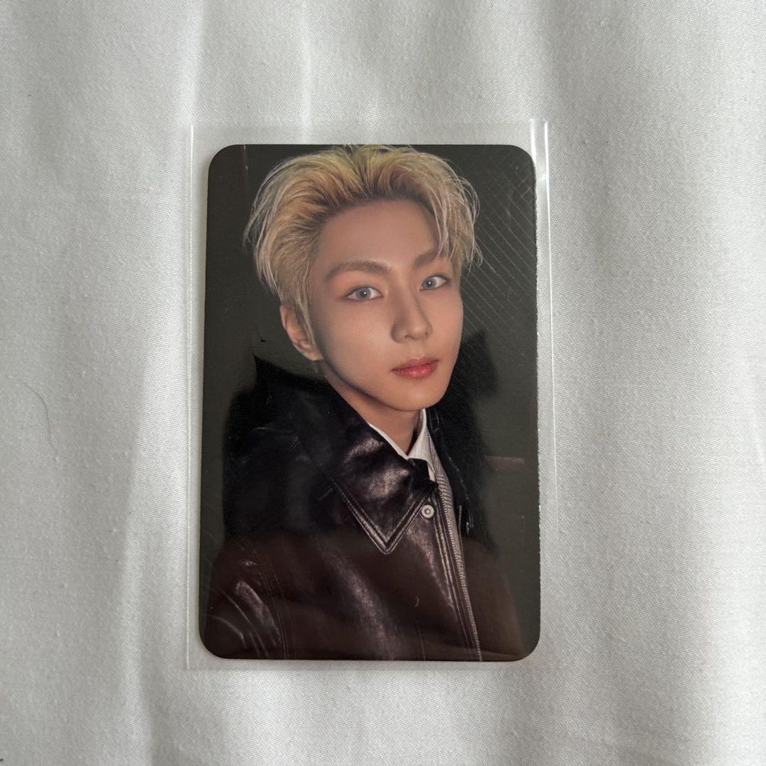 

[USED] ENHYPEN DESIREUNLEASH Olive Young Jungwon