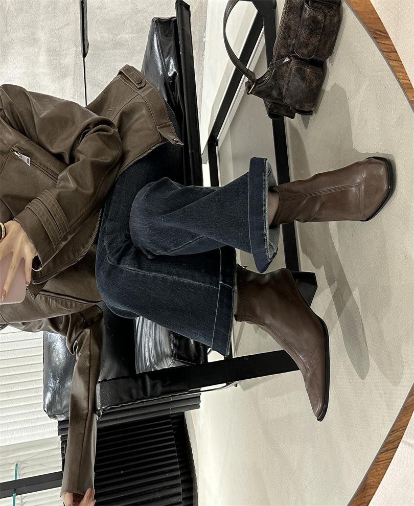 

French square head thick heel thin boots large size commuting versatile temperament high heel black short boots women s spring and autumn single boots 39 темно-коричневого