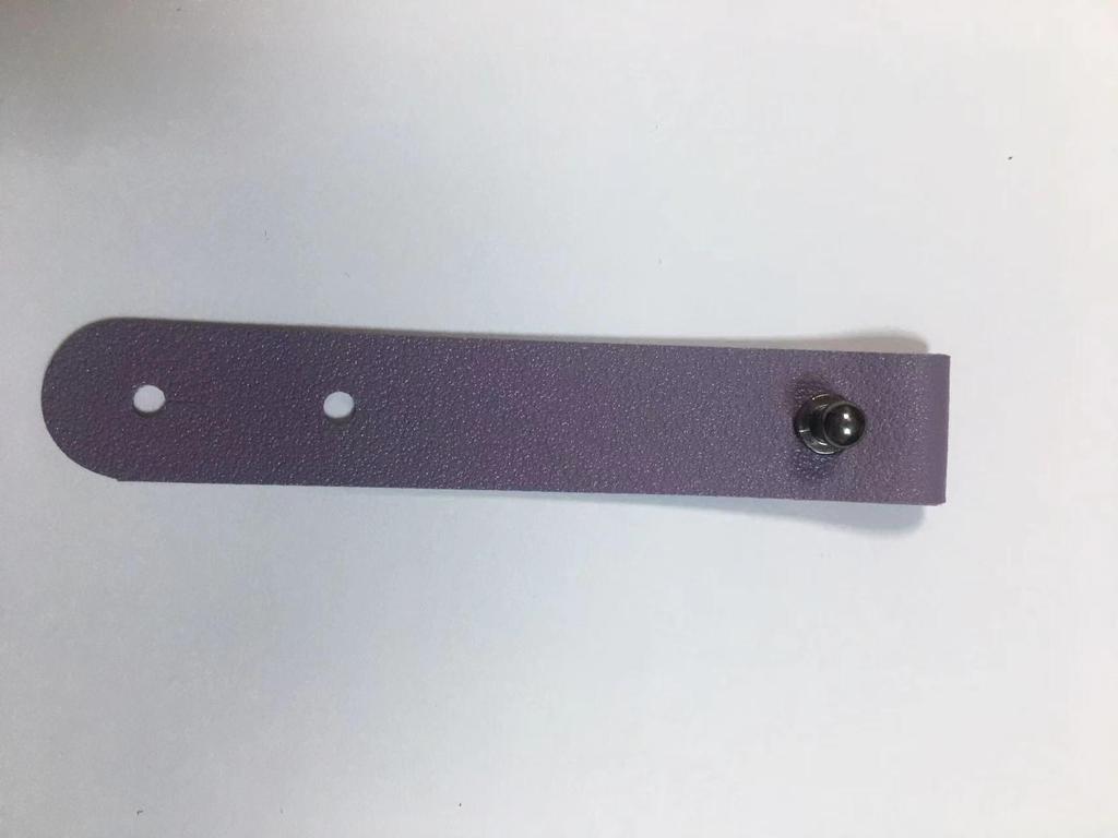 Kopfhörer- und Kabelbinder-Organizer mit Lederschnalle