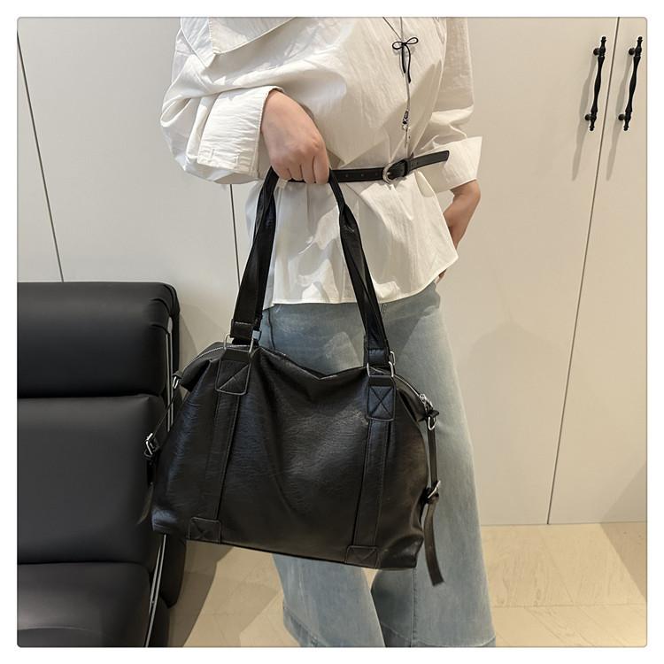 Spacious Faux Leather Tote Bag Zipper Closure Shoulder Handbag for Women