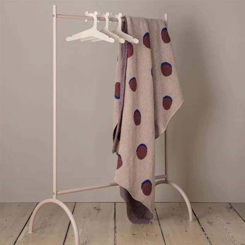 Umerașe pentru haine pentru bebeluși Umeraș din lemn pentru haine pentru bebeluși Afișaj de depozitare pentru îmbrăcăminte creativă Umerașe pentru copii Decor pentru creșă