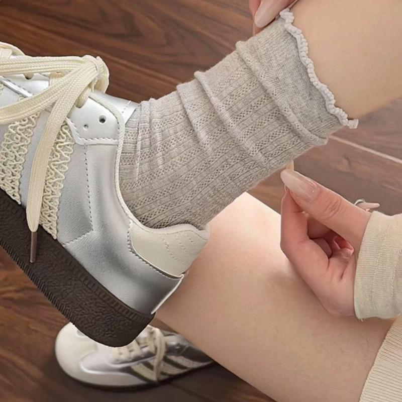 Calzini da donna a rete tinta unita a tubo medio estivi leggeri traspiranti alla moda con bordo ondulato stile balletto calzini casual
