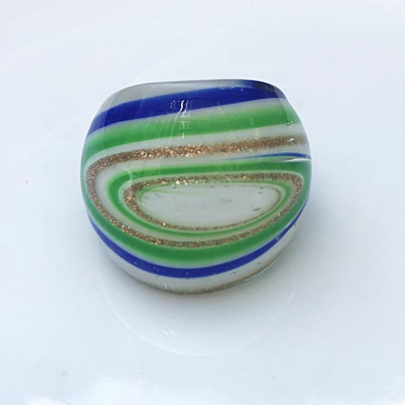 Ręcznie robione Pierścionki z Kwiatowego Szkła Oplatane Drutem Etniczna Biżuteria Inspirowana Galaktyką Artystycznie Wykonane Wygodne