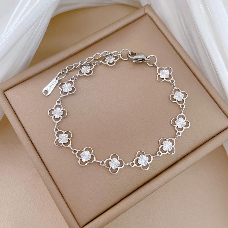 Dongdaemun Personality Minimalist Wind Empty Four Leaf Flower Chain Bracelet Female Retro Girlfriend