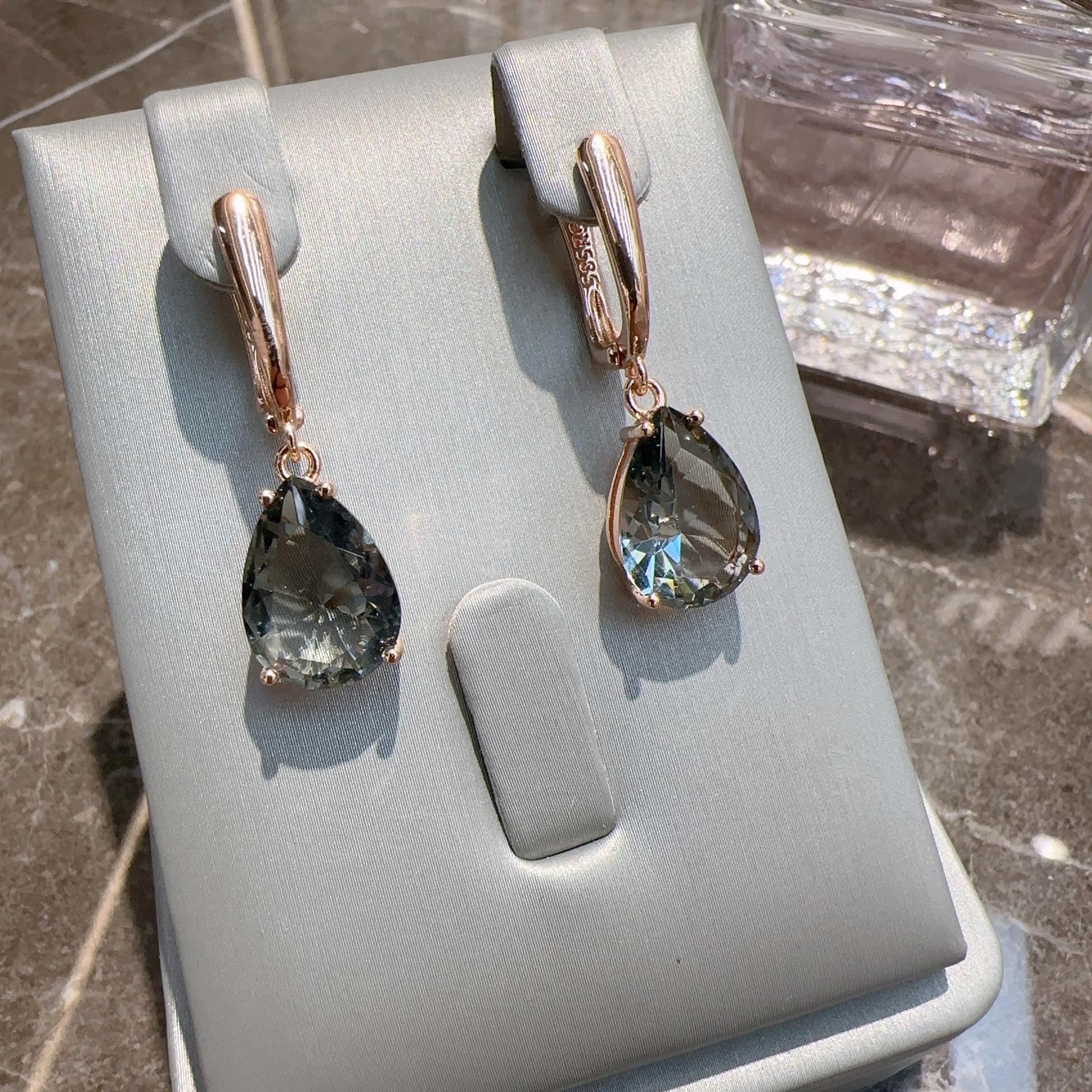 

Комплект сережок та кільця Gulkina585 з рожевого та пурпурового золота, що зберігають колір