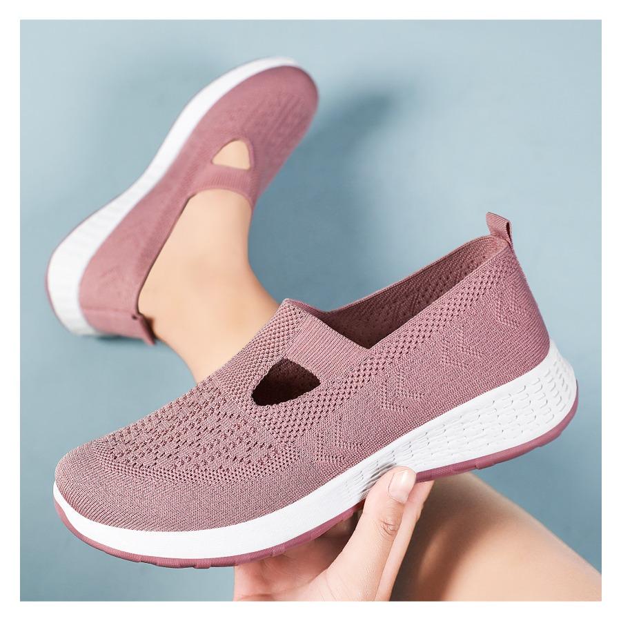 Women's Slip On Sneakers Lightweight Breathable Knit Casual Shoes Spring Walking Shoes Comfortable Lazy Shoes Easy Wear Fashion Footwear