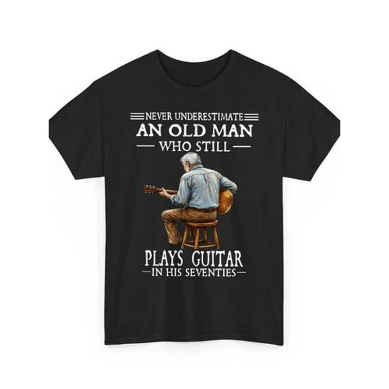 Non Sottovalutare Un Vecchio Uomo Che Suona la Chitarra T-shirt Retrò Anni Settanta