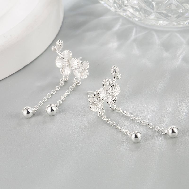 

Chinese Style Plum Blossom Flower Tassel Eardrop Earrings one size