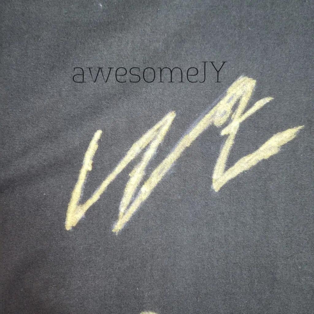 I-DLE group signature T-shirt Used