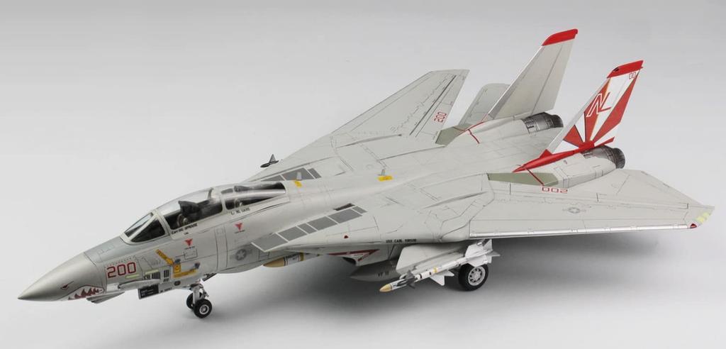 Platz/Italeri 1/48 scale U.S. Navy Carrier-Based Fighter F-14A Tomcat VF-111 Sundowners Plastic Model TPA-16, Molded in Color