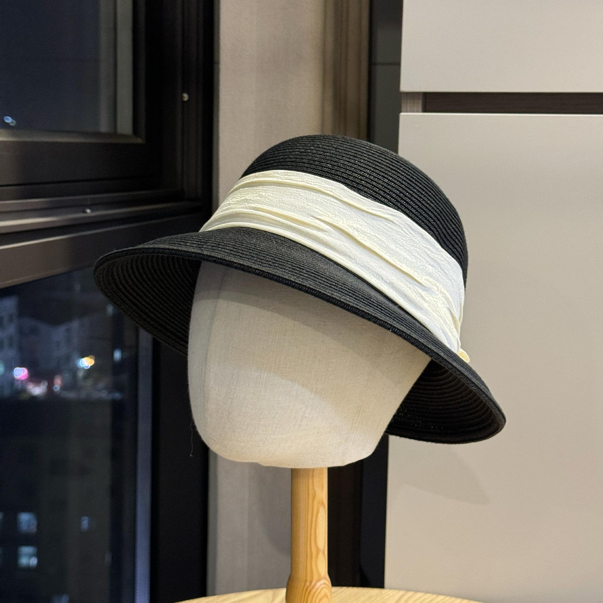 

2026The new French retro butterfly-tie straw hat is a must-have accessory for women during the summer vacation. It s perfect for sun protection and Adult54-60Adjustable чёрный