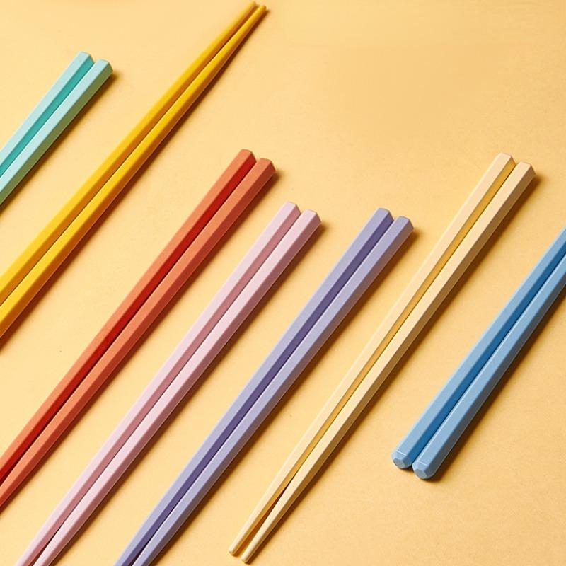 18.8cm Short Chopsticks 5 Pairs Heat-resistant Portable Chopsticks Multi Colored Hexagonal Alloy Chopsticks Kitchen Tableware