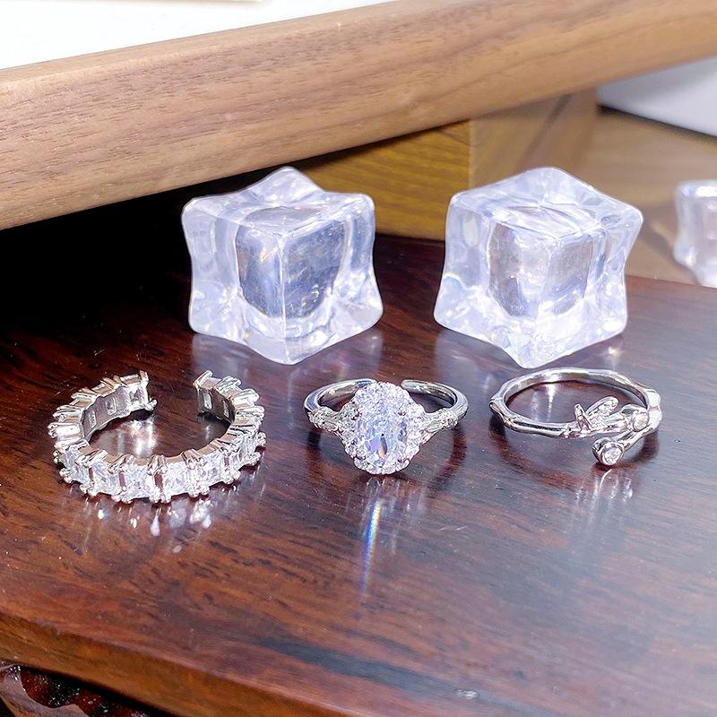 Bouquet Diamond Ring Light Luxury Pigeon Egg Zir*****Pen Ring Femininity Row Diamond Stack Wearing Bamboo High Sense Ring