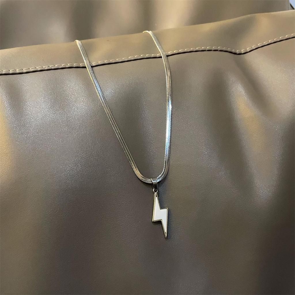 Lightning Pendant Snake Chain Men's Necklace – American Hip Hop Style, Unique Design, High-End Jewelry.