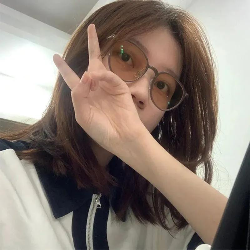 Fashionable Large Frame Circular Photochromic Myopia Glasses Men's and Women's Retro High-definition Anti Blue Light Glasses