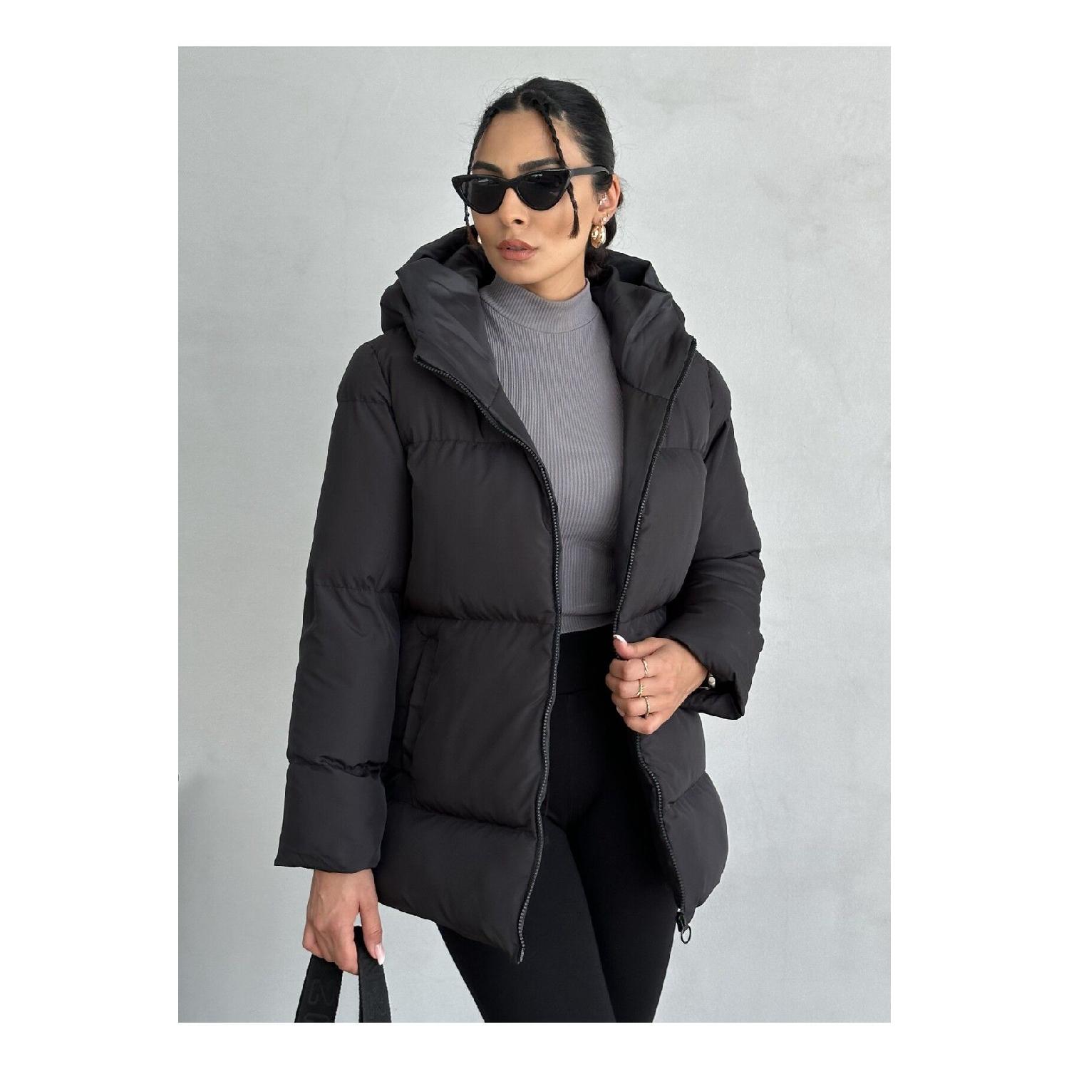 

Жіночий чорний пуховик з капюшоном XS чорний