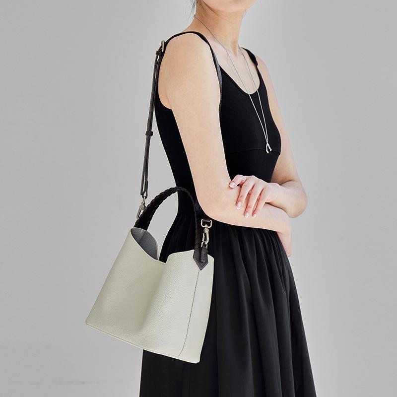 Genuine Leather Bucket Bag, Handbag, Fashionable Crossbody Bag, Shoulder Bag, Bag for Carrying on The Arm