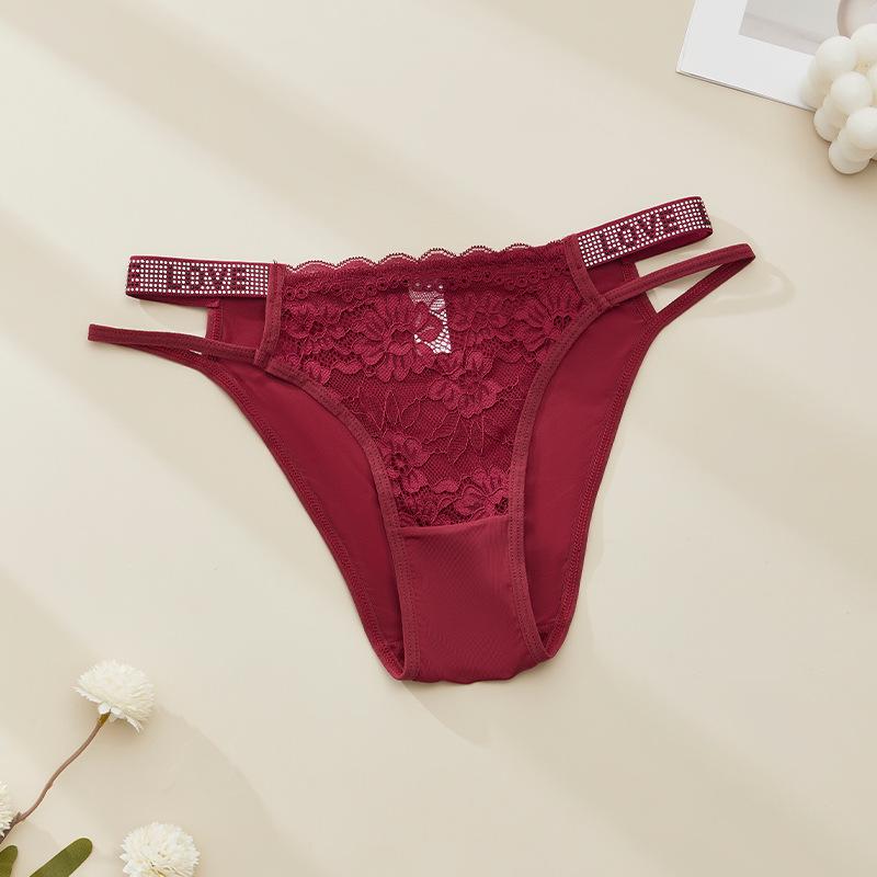 European & American Sexy Lace Thong: Floral Hollow Waistband, Rhinestone Adornment, Pure Cotton Crotch, Comfortable, Breathable Design.