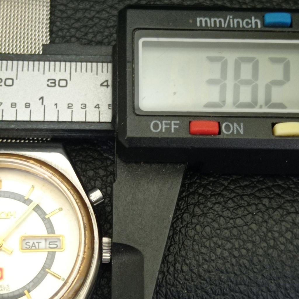 AUTOMATIC VINTAGE RICOH R31 JAPAN MENS SILVER COLOR DIAL WATCH A701928-5 R207-a701928