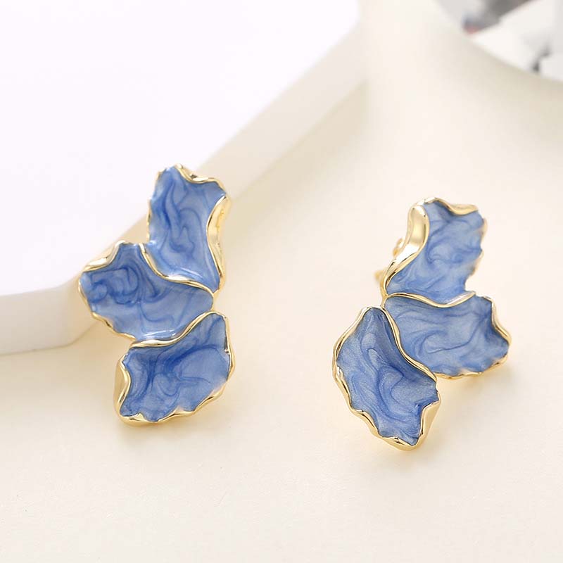 Vintage White Oil Dripping Flower Stud Earrings For Women Korean Metal Irregular Petal Post Earrings Zircon Party Accessories