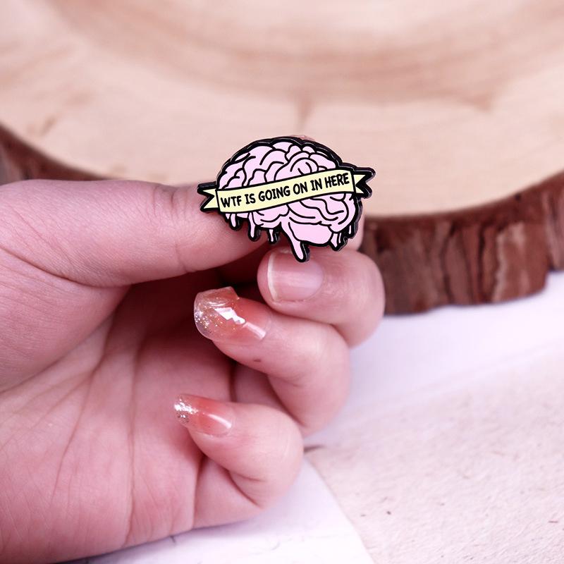 "Wtf Is Going on In Here" Interesting Brain Brooch Lapel Pin Perfect Backpack Clothes Accessory