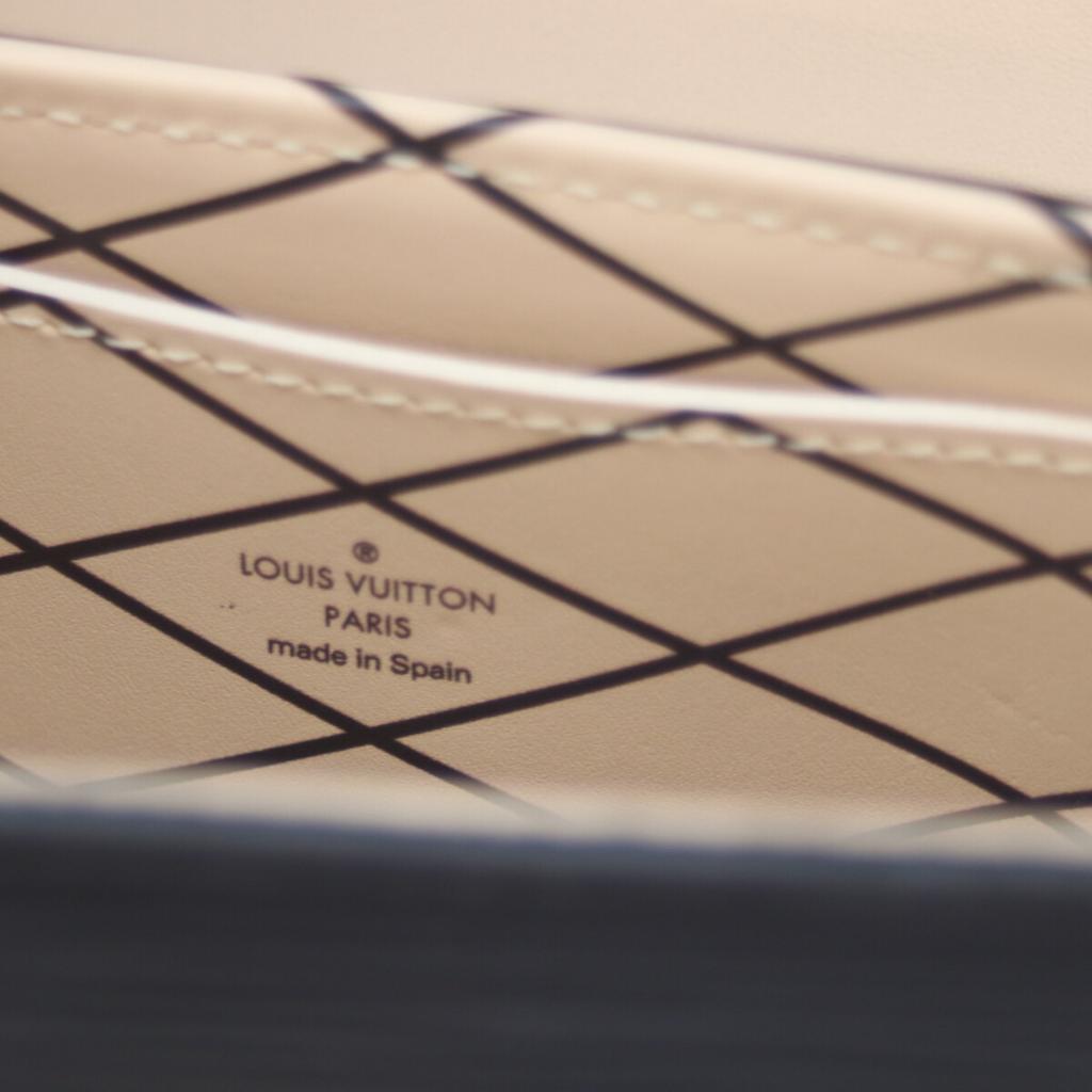 LOUIS VUITTON M67871 Epi Pochette Trunk Vertical Shoulder bag Epi LeatherUsed