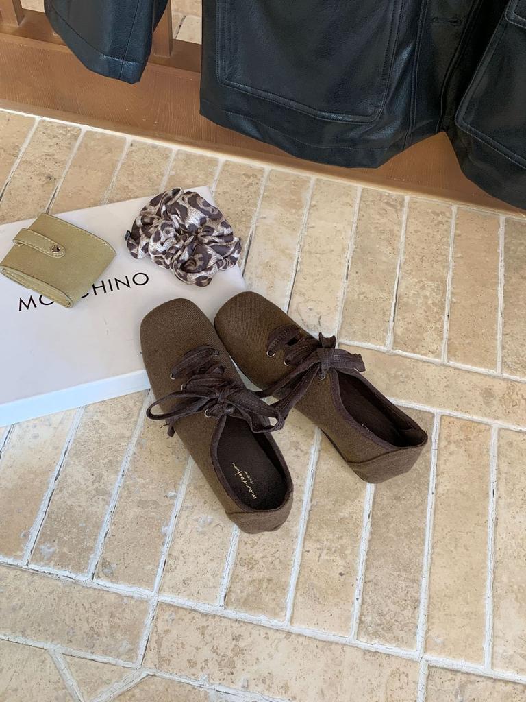 2025 new retro square head strap casual wind inner height increase small single shoes spring and autumn French retro women's single shoes