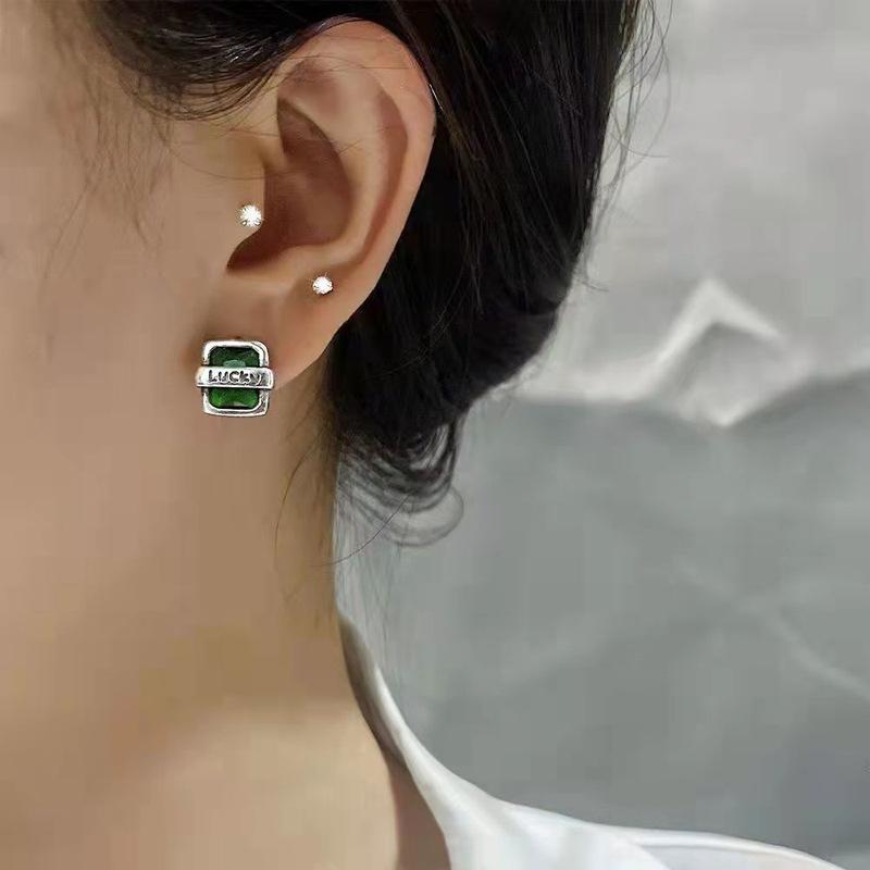 Fashion Men's and Women's Earrings Lucky Luck Square Diamond Earrings High-end Sense Versatile Stud Earrings Simple
