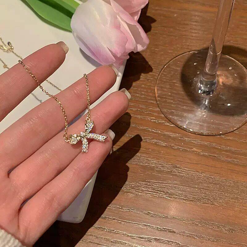 Korean Pearl Necklace: High-End Silver Clavicle Chain with Niche Design, Perfect for Light Luxury and Sweater Pendants.