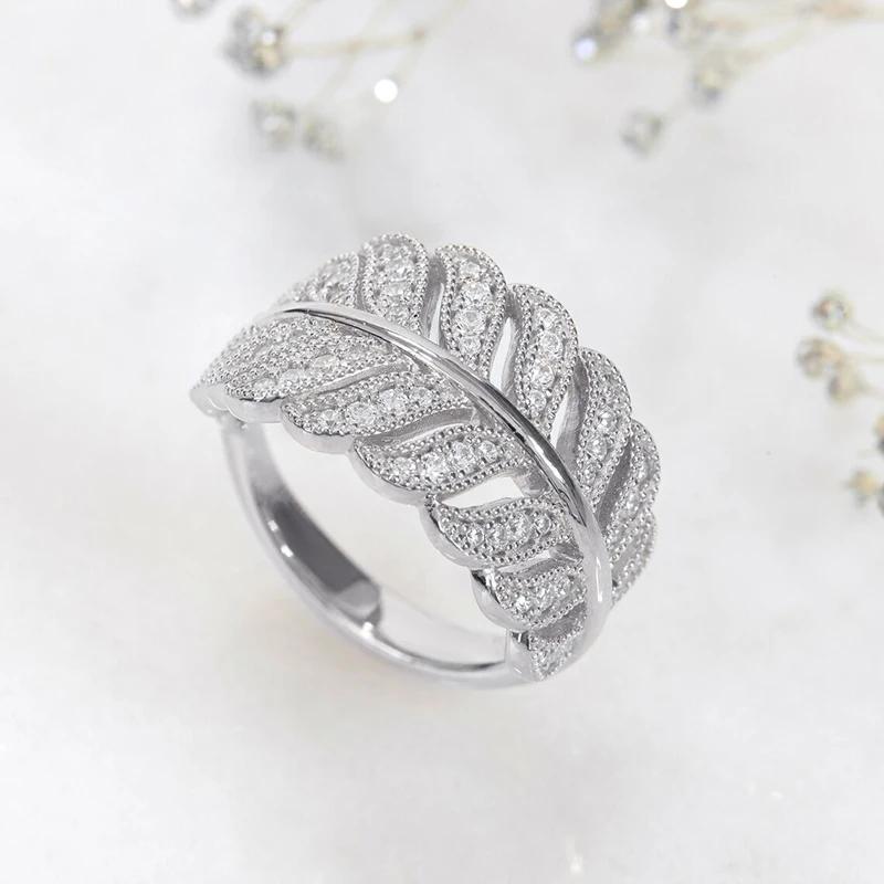 Huitan Eternity Leaf Design Finger Rings for Women Sparkling Crystal Cubic Zirconia 3 Metal Colors Luxury Trendy Wedding Jewelry