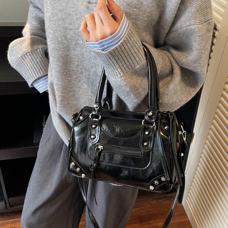 Fashion Rivets Large Capacity Pillow Bag European and American Bowling Motorcycle Handbag Single Shoulder Crossbody Women's Bag