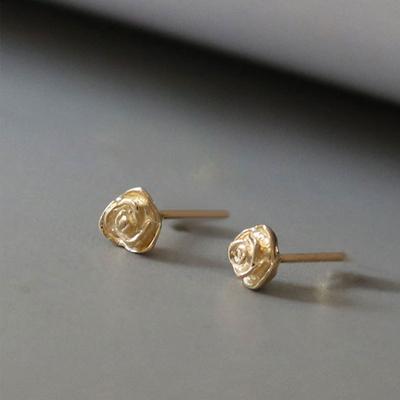Sweet and Romantic Rose Earrings Small and Elegant French Retro Earrings New Year