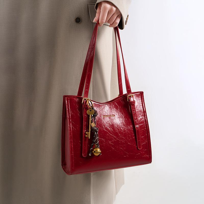 

Модная сумка-тоут большой вместимости 2025 новая простая повседневная сумка через плечо для поездок на работу сумка подмышку бордовый