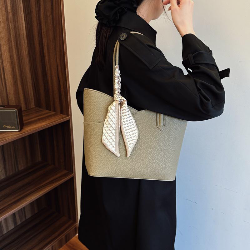 New large-capacity practical mother and child bag, new trendy tote bag, high-end shopping bag, class commuter shoulder bag
