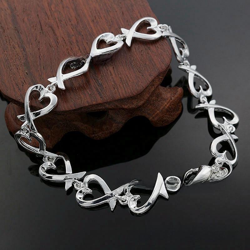 

Korean Style Silver Bracelet with Beautiful Kelp Design