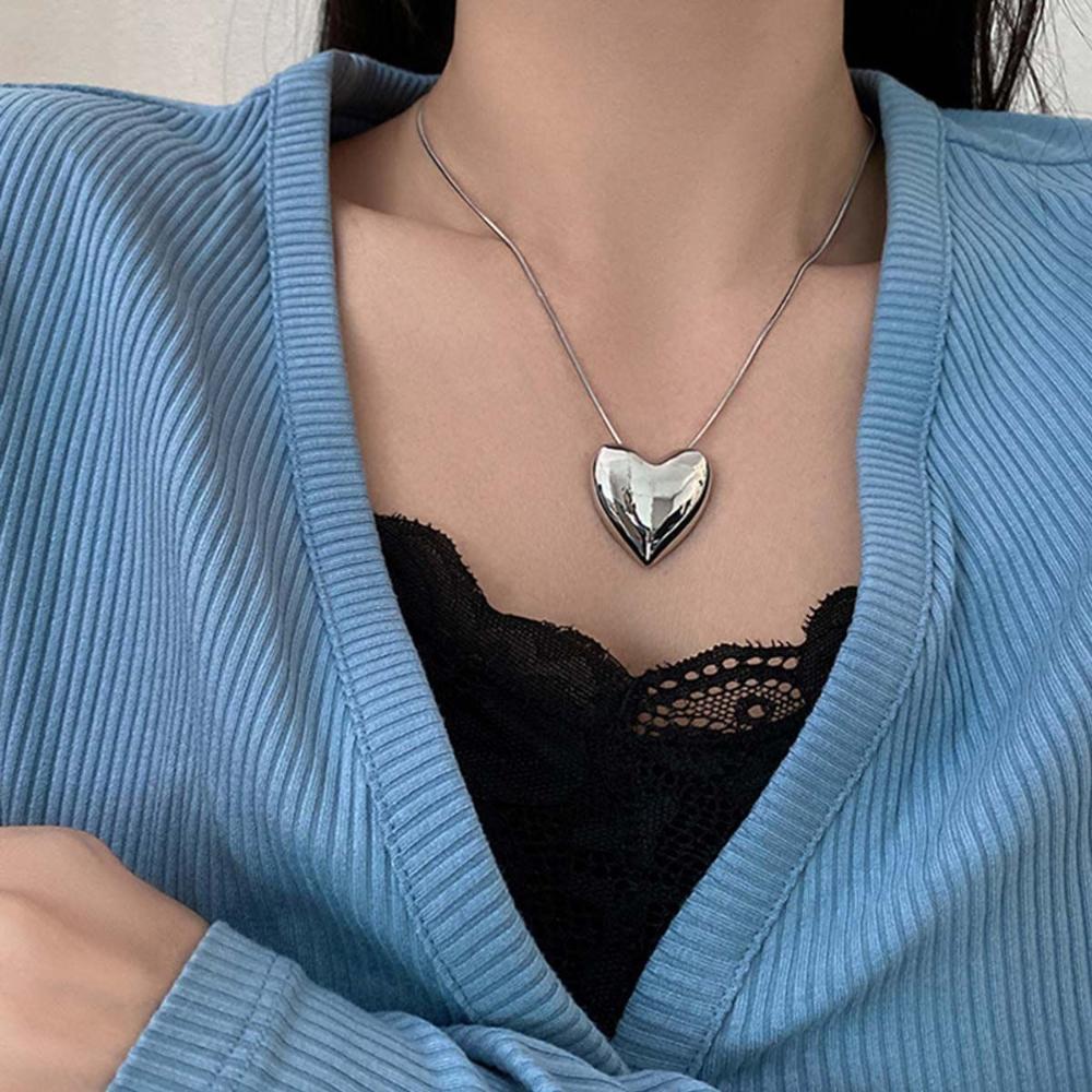 

Three-dimensional Love Pendant Korean Zinc Zinc Alloy Women Necklace Fashion Jewelry Clavicle Chain Chocker