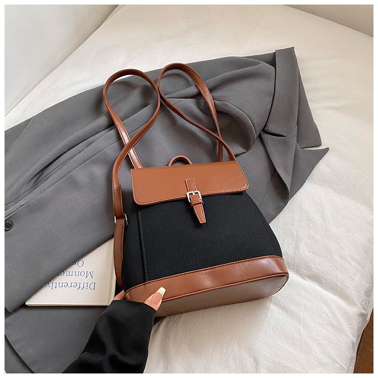 

Fashion contrasting color backpack women s new retro large-capacity travel bag college style versatile casual schoolbag