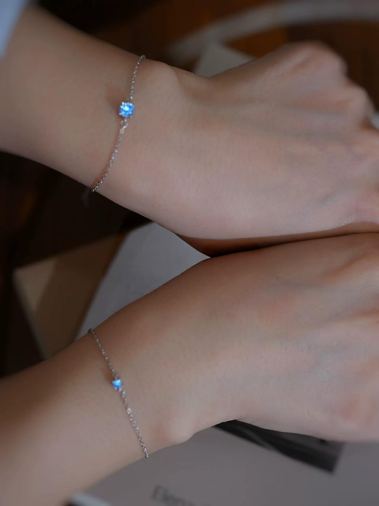 Beixi Women s Light Luxury Silver Bracelet with Aquamarine and Cubic Zirconia платиновый синий бриллиантовый браслет 3 мм