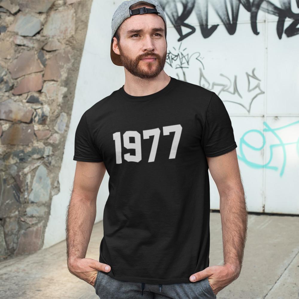 

1977 T-SHIRT - 70s retro birthday gift dad mom year of birth date unisex vintage Unisex T-Shirt M