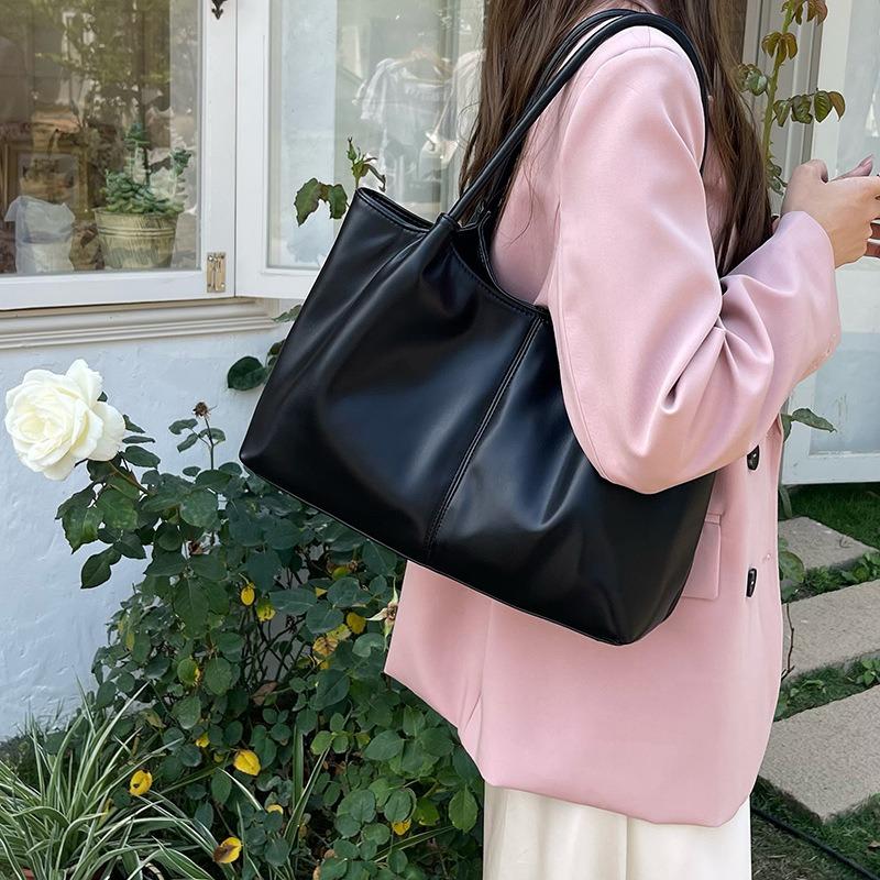 Design Tote Bag Popular Niche Fashion Large Capacity Daily Commuting Class Shoulder Bag