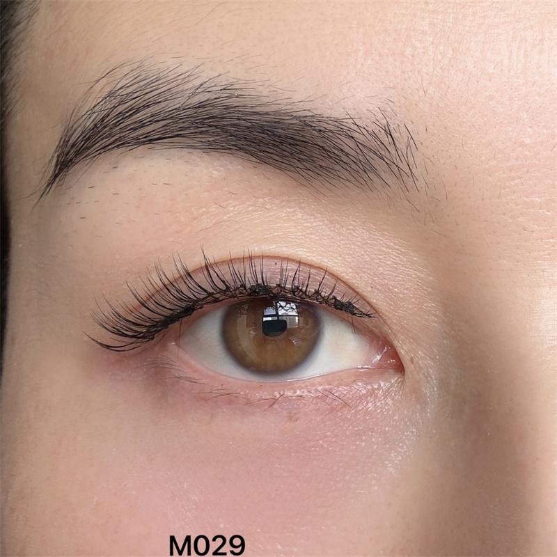 2026 NEW Technology Magnetic Eyelashes Holiday Travel Magnetic Lash Box with Applicator with Magnetic Eyelashes Kits