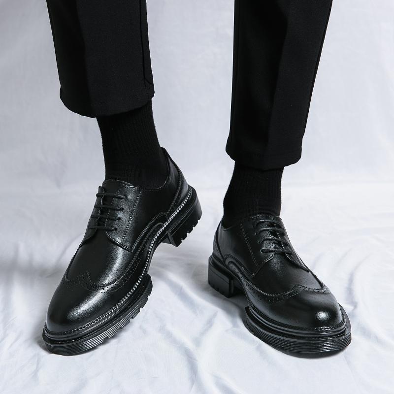 Jarní a podzimní značka Klasické boty Oxford Nové Pánské Retro Brogues Boty Šněrovací blok Business Svatební šaty Pánské společenské boty
