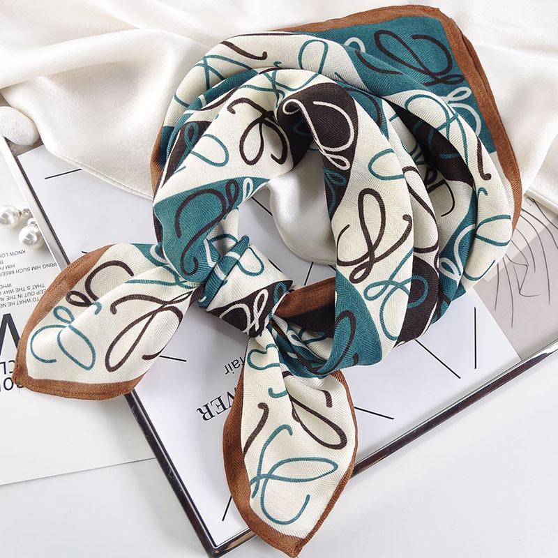 

2025 Новый хлопково-льняной маленький квадратный шарф для женщин - Тонкий летний для защиты шеи 70-70 cm