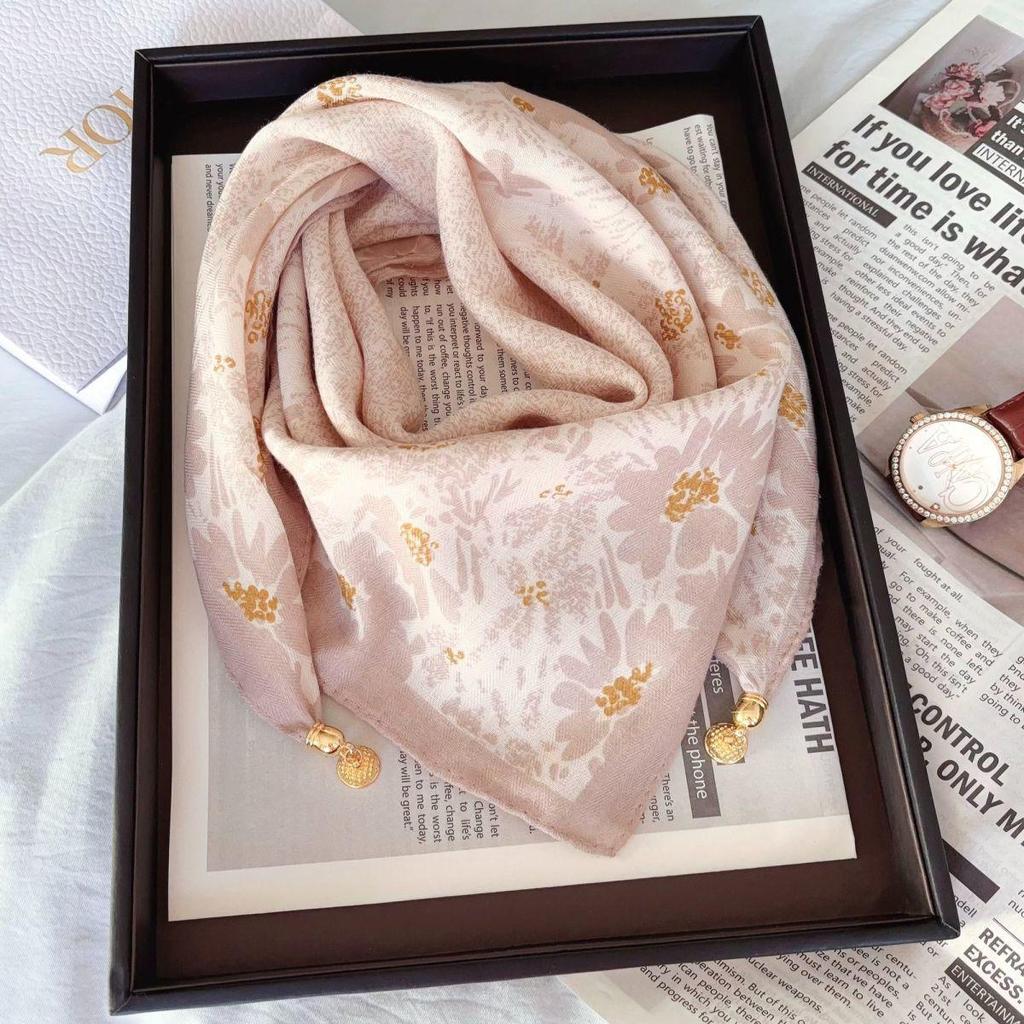 Women's Magnetic Buckle Neck Scarf - Lightweight, Comfortable Cotton, Versatile Style
