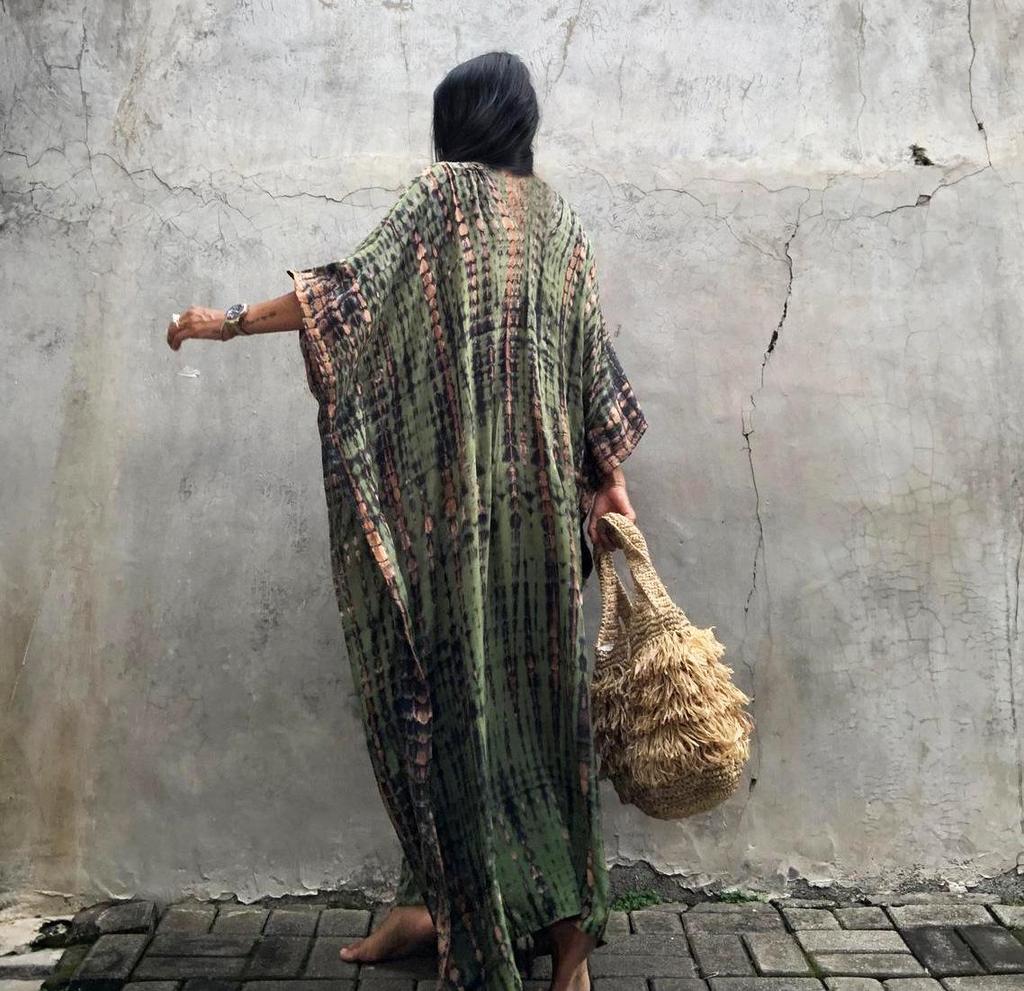 European & American Tie-dye Rayon Beach Dress: Loose, Long Seaside Vacation Robe & Bikini Cover-up with Sunscreen Shirt for Women