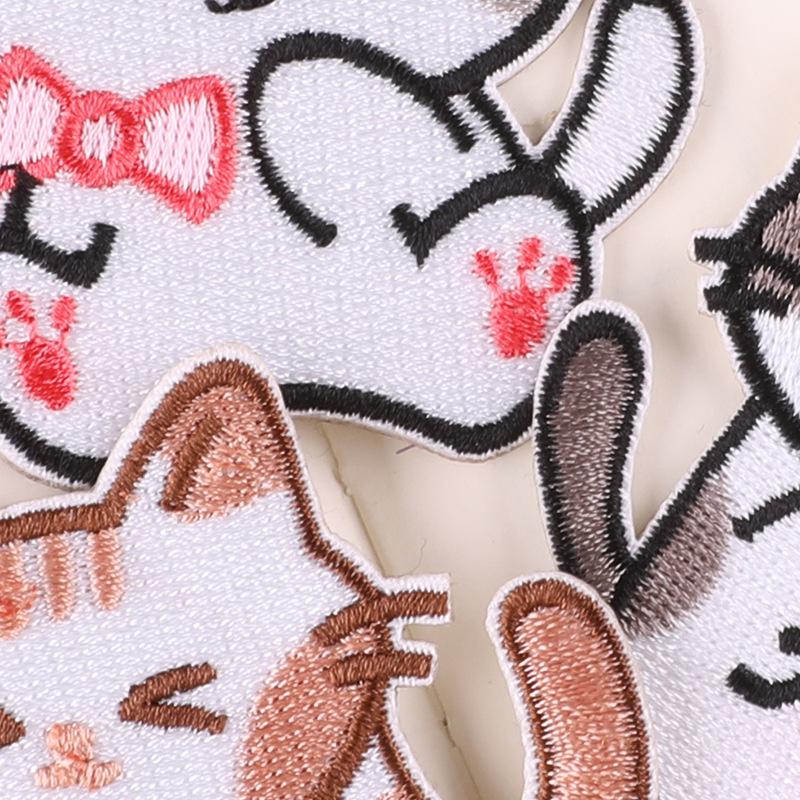 Cartoon Cat Embroidery Patch: DIY Clothing Accessory Badge