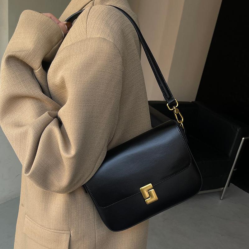 single shoulder messenger tofu bags, commuting niche design, large capacity, fashionable and simple small square bags