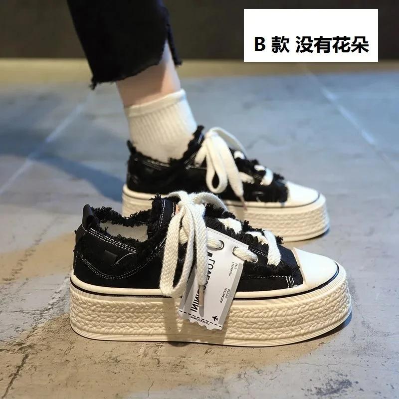 Fashion Designer Canvas Shoes Women Low Top Sneakers Wide Toe Lace Up Trainers Shoes Brand Girls Red Blue Sneakers Girls Tenis Plimsolls