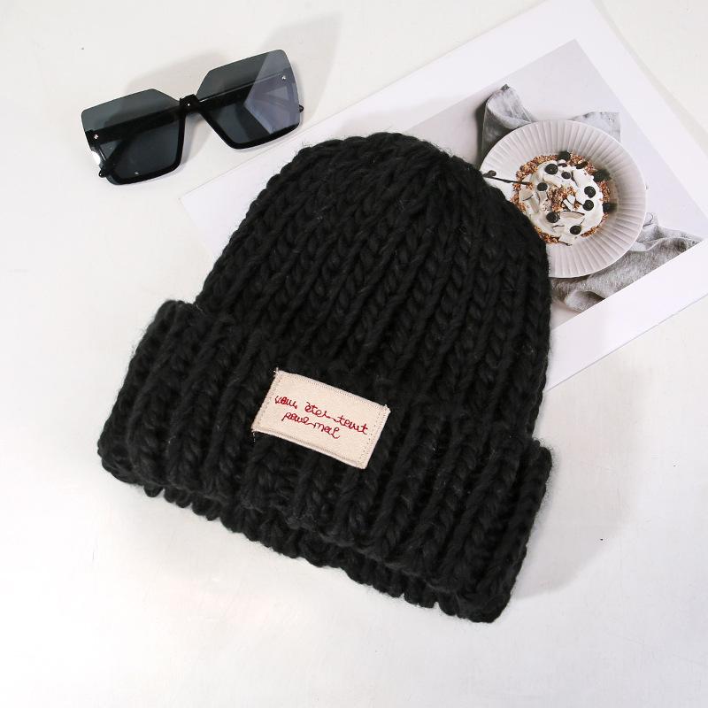 

Вязаная шапка для женщин в корейском стиле, универсальная, с надписью, шерстяная, подчеркивающая лицо, маленькая, зимняя, с защитой ушей, шапка-пуловер, трендовая M（56-58cm）